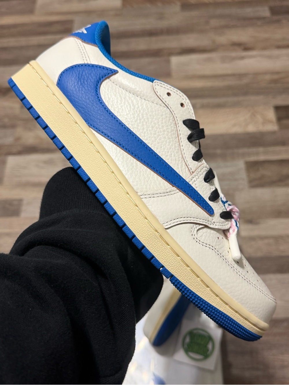Jordan 1 low × Travis Scott Fragment 2.0
Brand New
